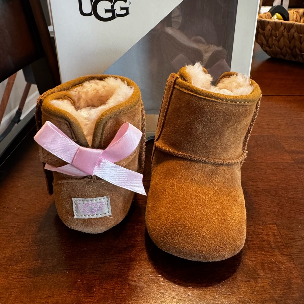 UGGS Jesse Bow II 2/3